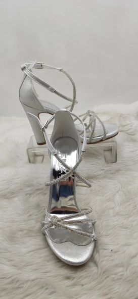 ÇİĞDEM GÜMÜŞ TAŞLI ÜÇ ŞERİTLİ PLATFORM ABİYE AYAKKABI ürün görseli