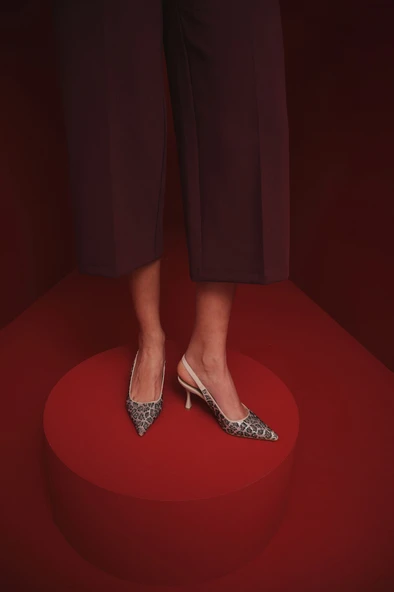 Muggo MİDNİGHT Kadın Sivri Burun Leopar Detaylı Arkası Açık Günlük Klasik Topuklu Abiye Ayakkabı - 6