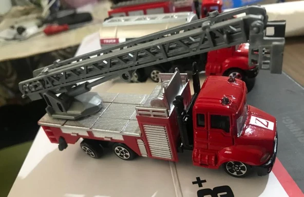 Oyuncak Metal Model İtfaiye Kamyonları 3 lü Metal Set - 2