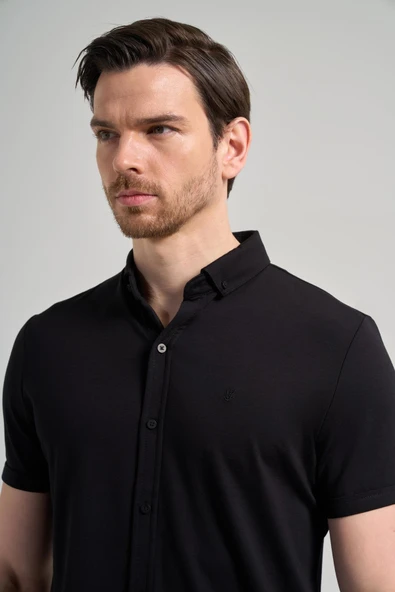 Siyah Kısa Kol Düz Örme İtalyan Yaka Düğmeli Cepsiz Pamuklu Classic Slim Fit Gömlek 1004250156_001 - Resim 4