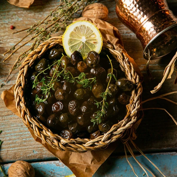 Seneye Meyve Verebilir Durumda Yağlılık Selelik Sofralık Gemlik Trilye Zeytin Fidanı (100-150 cm)