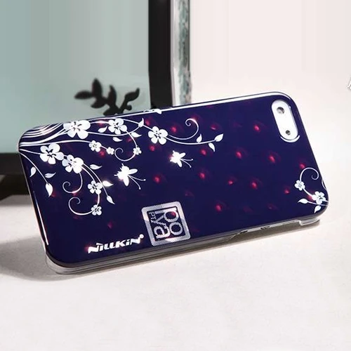 Apple iPhone SE/5S/5 Nillkin Marka Desenli Sert Kauçuk Kılıf (Flower 1) - Lacivert - Resim 2