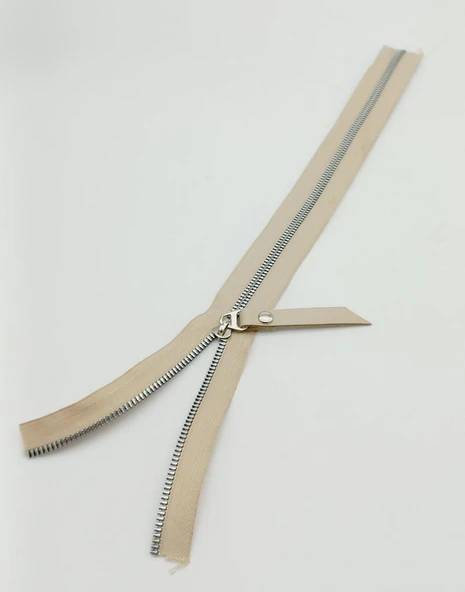 Çanta Aksesuar Gerçek Deri Başlıklı Bej Fermuar 40 Cm Gümüş Metal