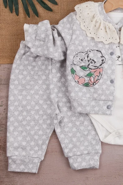 Brode İşlemeli Kalp Desenli 3'lü Hırkalı Kız Bebek Takım - Resim 6