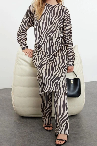 Tarz Kadın Modern Normal Bel Geniş Paça Krinkle Örme Animal Zebra Desenli Uzun Tunik Alt-Üst Takım