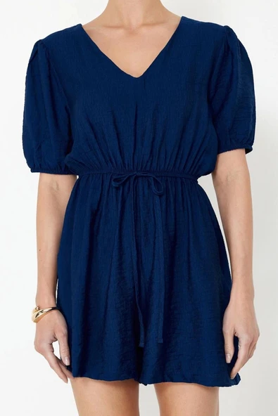 Kadın Moda Standart Kol Geniş Paça V Yaka Kısa Beli Lastikli Keten Görünümlü Mini Dokuma Tulum