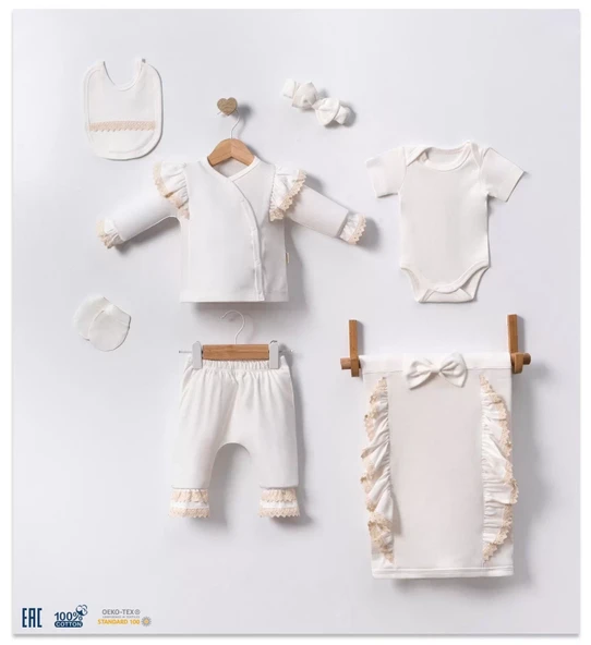 Yakası Fırfır Detaylı Kız Bebek 7 Parça Battaniyeli Hastane Çıkışı Seti - Resim 3