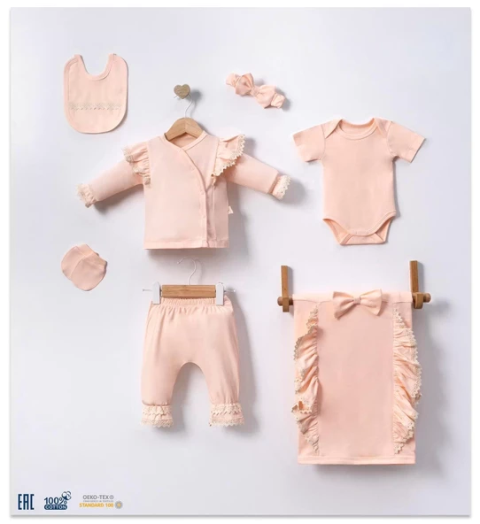 Yakası Fırfır Detaylı Kız Bebek 7 Parça Battaniyeli Hastane Çıkışı Seti ürün görseli