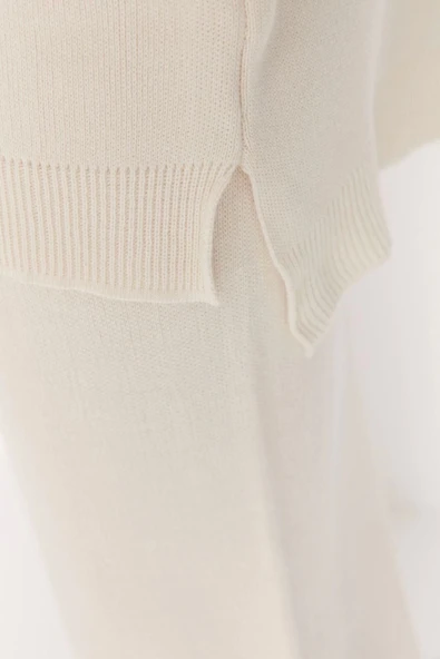 Moda Yüksek Bel Yarım Balıkçı Yaka Düşük Kol Yırtmaç Detay Kazak-Pantolon Triko Takım - 4