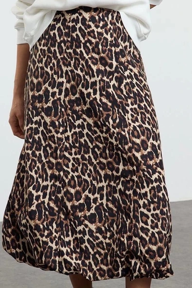 Modern Tarz Astarsız Dokuma Regular Boy Leopar Balon Detaylı Animal Desenli Maxi Boy Dokuma Etek - Resim 3