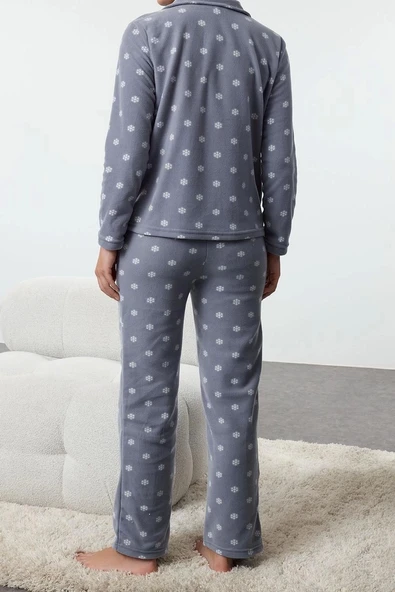Tarz Rahat Uzun Kollu Boru Paça Gri Kış Temalı Cepli Polar Kışlık Örme Pijama Takımı - 4