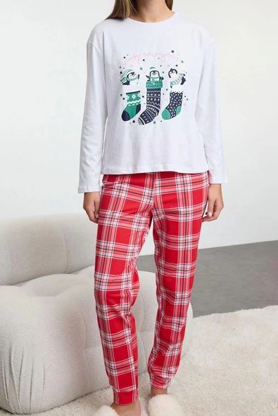 Tarz Rahat Uzun Kollu Boru Paça %100 Pamuklu Yılbaşı Temalı Ekoseli Örme Pijama Takımı