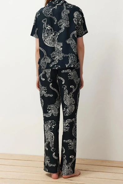 Tarz Rahat Kısa Kollu Boru Paça Kaplan Desenli Viskon Dokuma Pijama Takımı - 5