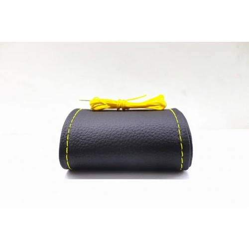 Opel Mokka Uyumlu Direksiyon Kılıfı Dikmeli Siyah Deri Sarı Nakışlı - Resim 4