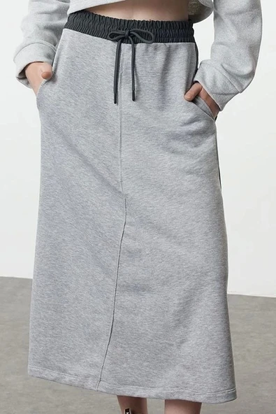 Modern Tarz Astarsız Örme Maxi Boy Paraşüt Detaylı Lastik Bel Relaxed Rahat Kalıp Midi Etek - 3