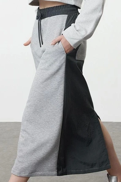 Modern Tarz Astarsız Örme Maxi Boy Paraşüt Detaylı Lastik Bel Relaxed Rahat Kalıp Midi Etek - 2