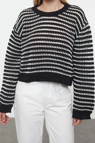Stil Modern Kadın Regular Standart Kol Bisiklet Yaka Crop Ajurlu Delikli Çizgili Triko Kazak