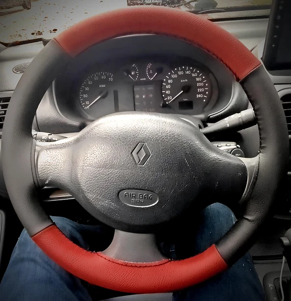 DİKİŞLİ DİREKSİYON KILIFI SİYAH / KIRMIZI DERİ SİYAH DİKİŞLİ RENAULT CLİO İÇİN (2007 ÖNCESİ) - 1