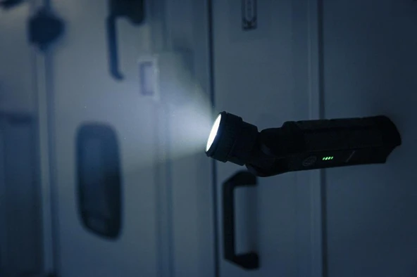 Brennenstuhl Profesyonel Serisi 1000 Lümen Mıknatıslı 12 Saat Kullnım IP54 Lisanslı Hareketli Led El Feneri - Resim 8