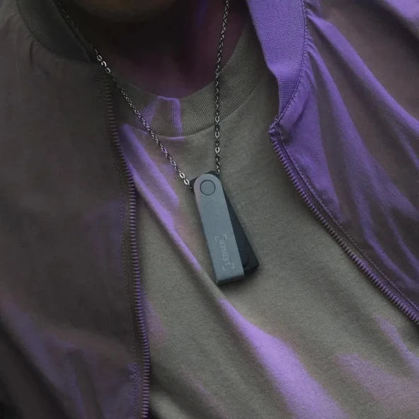 Ledger Nano S Plus The Perfect Entry-Level Hardware Cüzdan - Gold - 6