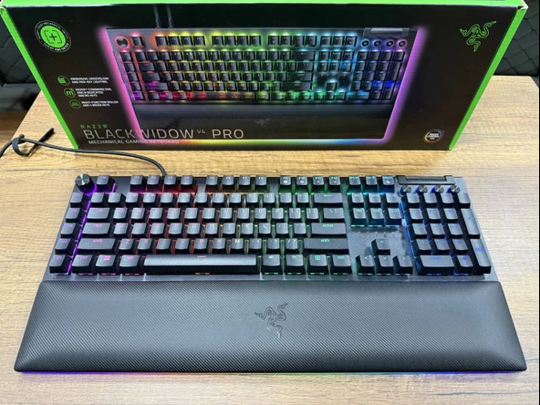 Razer BlackWidow V4 Pro İngilizce Q Green Switch Kablolu Mekanik Oyuncu Klavyesi (İKİNCİ EL) - 4