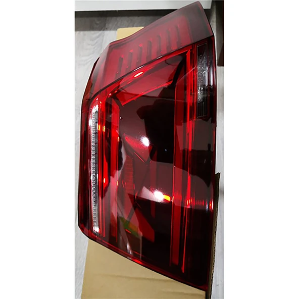 3G5945208F STOP LAMBASI DIS SAG (R) KARARTILMIS OEM TIP PASSAT 2020>> ürün görseli