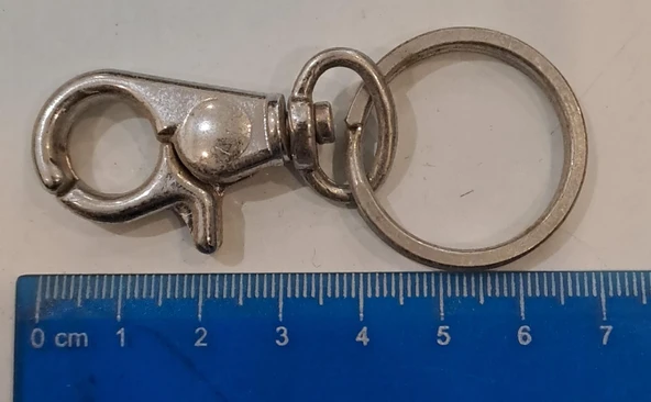 KÜÇÜK KISA GÖVDE METAL ANAHTARLIK