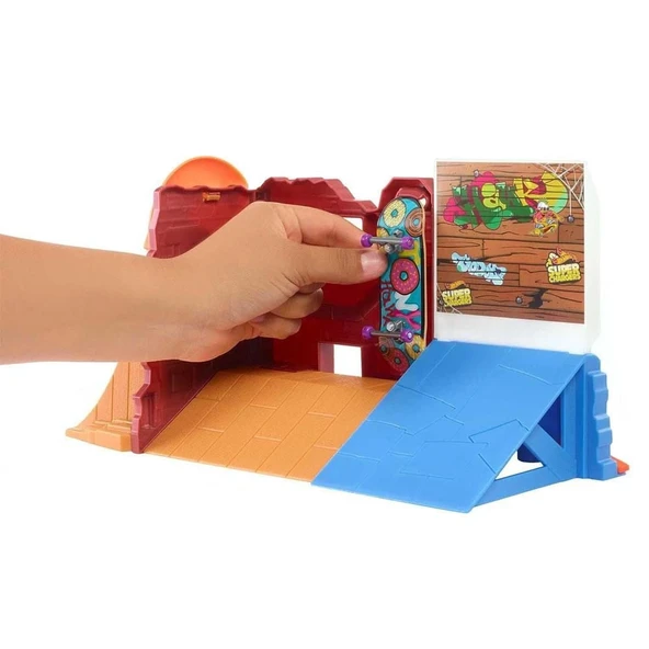 HGT91-HGT92 - HOT WHEELS PARMAK KAYKAY MACERASI - Resim 6