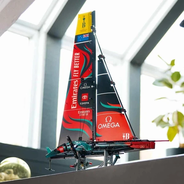 Nessiworld LEGO Technic Emirates Team New Zealand AC75 Yat 42174 - 2