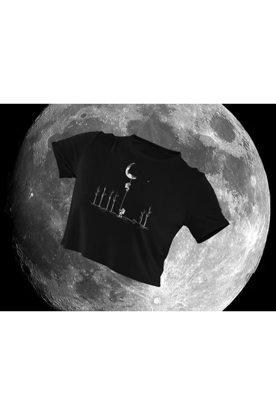 playbackmoda Crop-top Aya Tırmanan Astronotlar Baskılı Yarım Tişört ürün görseli