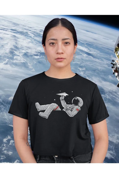 playbackmoda Crop-top Astronot Uzay Baskılı Yarım Tişört ürün görseli