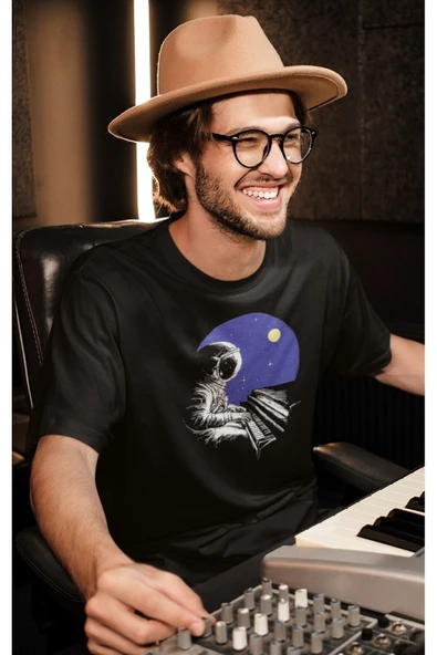playbackmoda Owersize Astronot Piano Ilüstrsyon Çizim Tasarım Baskılı Tişört - Resim 2