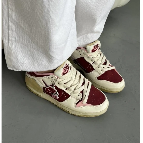 Nike SB Dunk Low Disrupt 2 Valentines Day - 2