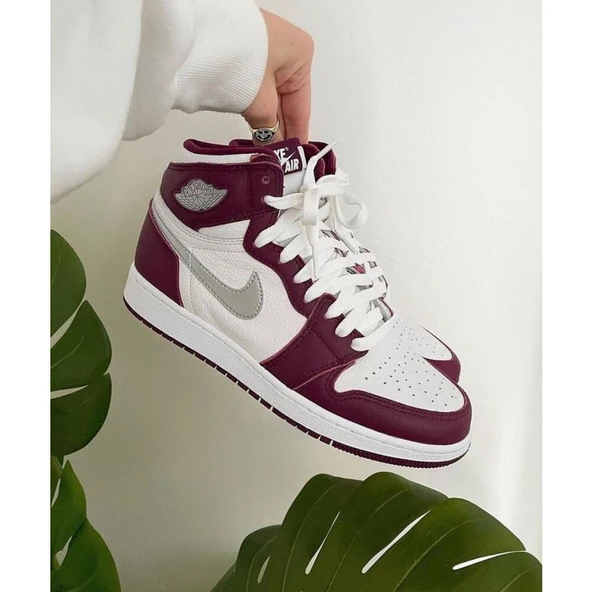 Nike Air Jordan 1 Retro High OG Bordeaux ürün görseli