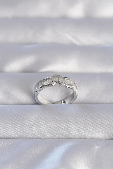 Pirinç Gümüş Renk Zirkon Taşlı Dalgalı Su Yolu Model Ayarlanabilir Yüzük - TJ-BYK3200 ürün görseli 1