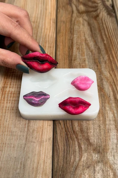 Öpücük Dört Boy Dörtlü Silikon Mum Kalıbı ürün görseli