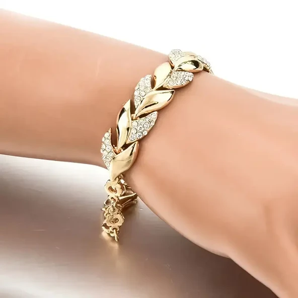 Gold Renk Yaprak Desenli Çelik Bileklik - Zirkon Taşlı, Ayarlanabilir Zincir, Şık ve Zarif Tasarım - Resim 2