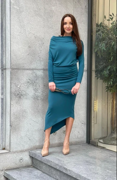 Trend Kadın Bu göz Alıcı Siyah Elbise, Modern Ve Zarif Tasarımı İle Fark Yaratıyor. - 5