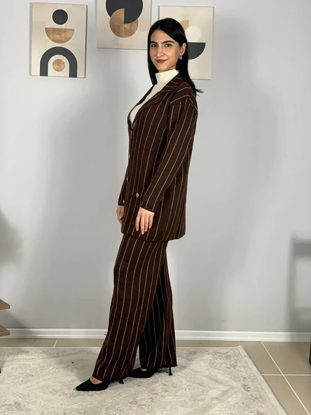 Kadın Ceket Yaka Gold Düğmeli Hırka ve Yüksek Bel Pantolon Alt Üst Triko Takım (Kahve) - 4