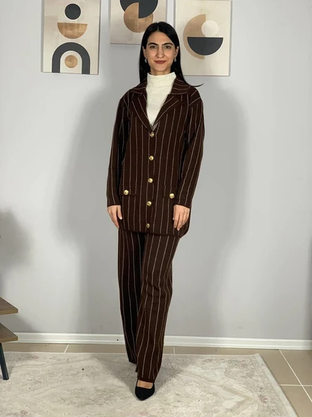 Kadın Ceket Yaka Gold Düğmeli Hırka ve Yüksek Bel Pantolon Alt Üst Triko Takım (Kahve) - 2