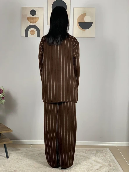 Kadın Ceket Yaka Gold Düğmeli Hırka ve Yüksek Bel Pantolon Alt Üst Triko Takım (Kahve) - 5