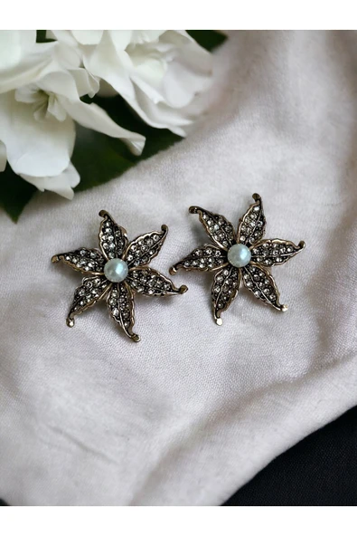 Küçük Zambak Çiçeği Küpe - Resim 2