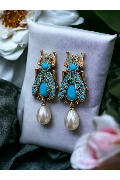 Mayorka İnci Sallantılı Kraliçe Arı Figür Küpe - Resim 8