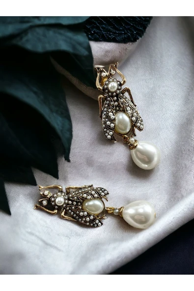 Mayorka İnci Sallantılı Kraliçe Arı Figür Küpe - Resim 10