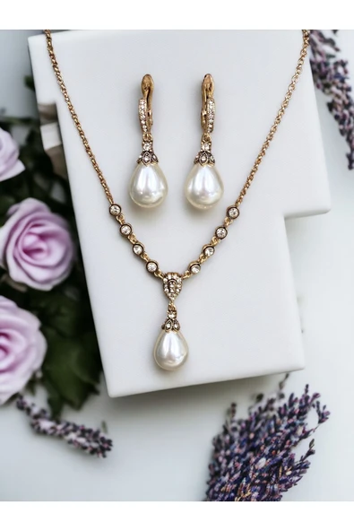 Zirkon Taşlı Mayorka İnci Kolye ve Mayorka İnci Küpe Seti