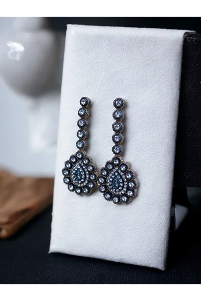 Zirkon Taşlı Su Damlası Küpe ürün görseli