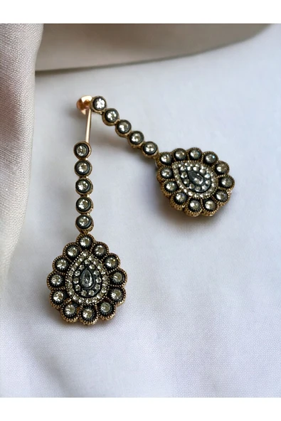 Zirkon Taşlı Su Damlası Küpe - Resim 4