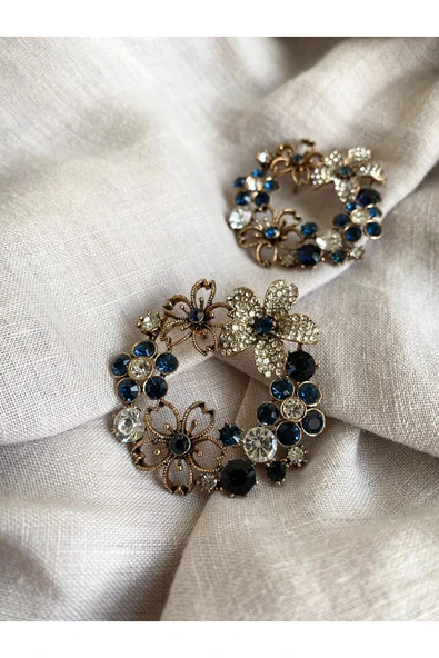 Mavi Kristal Taşlı Çiçek Çelenk Küpe - Resim 2