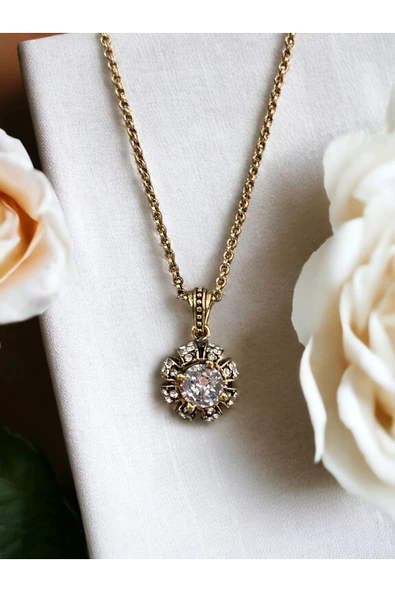 Zirkon Taşlı Elmas Montür Kolye - Resim 3