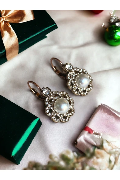 Kristal Taşlı Çiçek Figür İnci Küpe - Resim 6